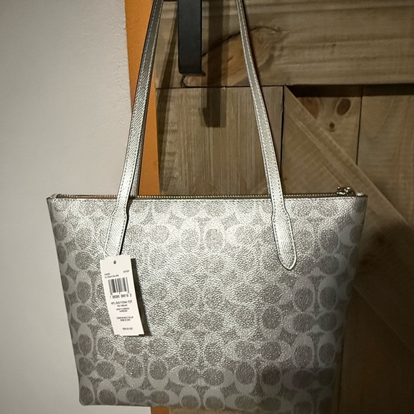 NWT COACH Fiona Zip Tote Bag / Silver - Picture 2 of 7